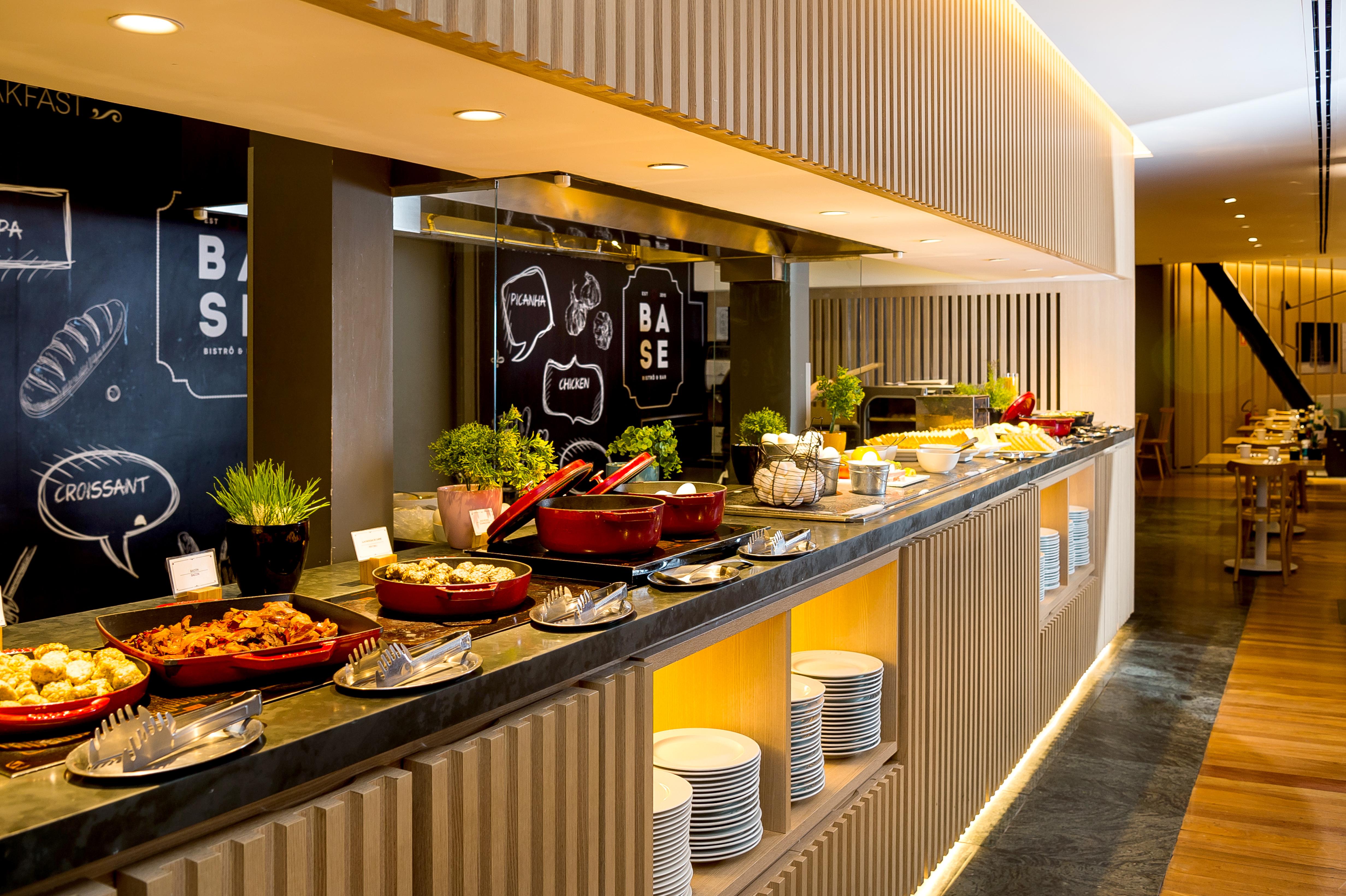 فندق بولمان ساو باولو مطار جوارول هاوس جوارولوس المظهر الخارجي الصورة A buffet at a hotel